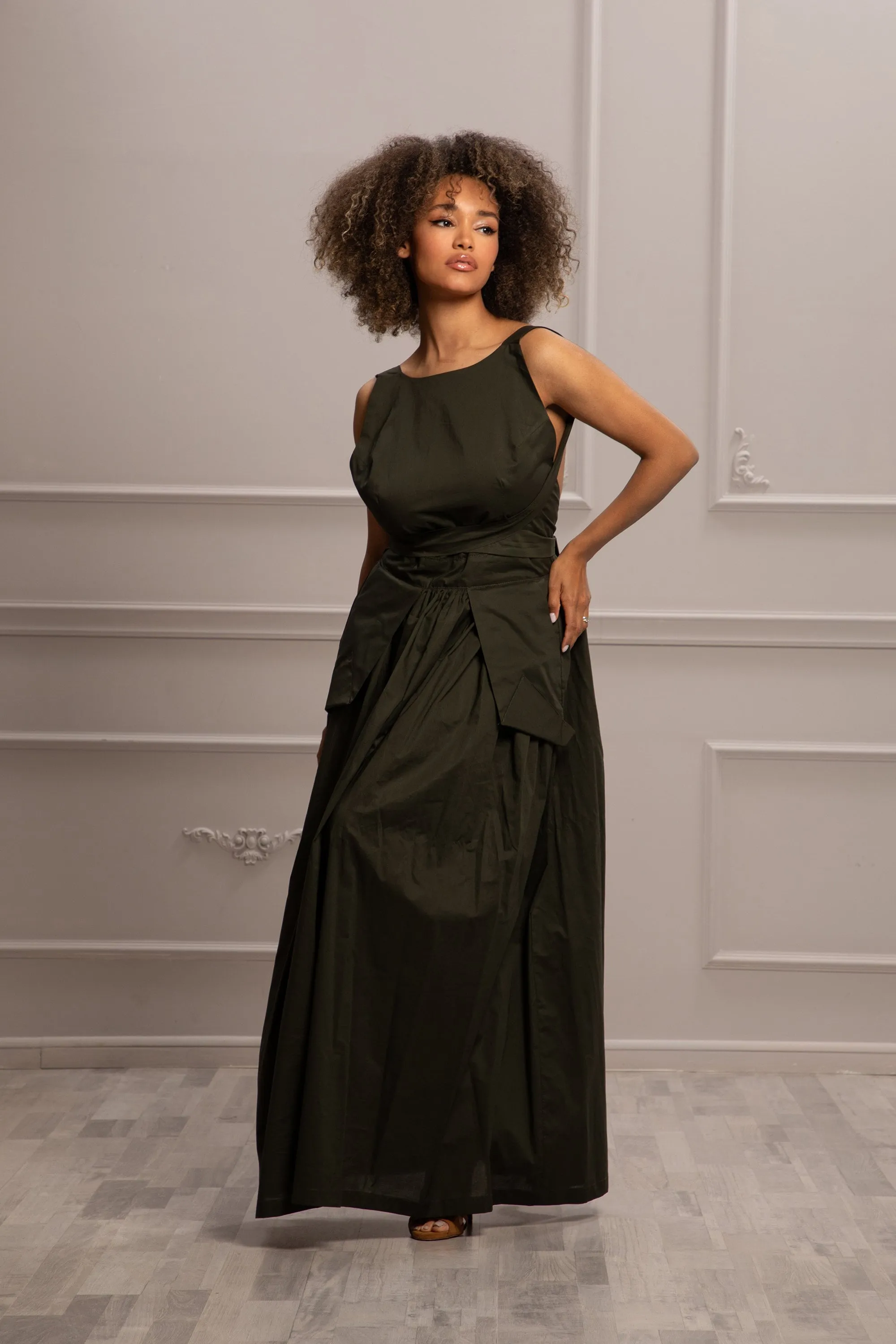 BACKLESS STYLISH DRESS