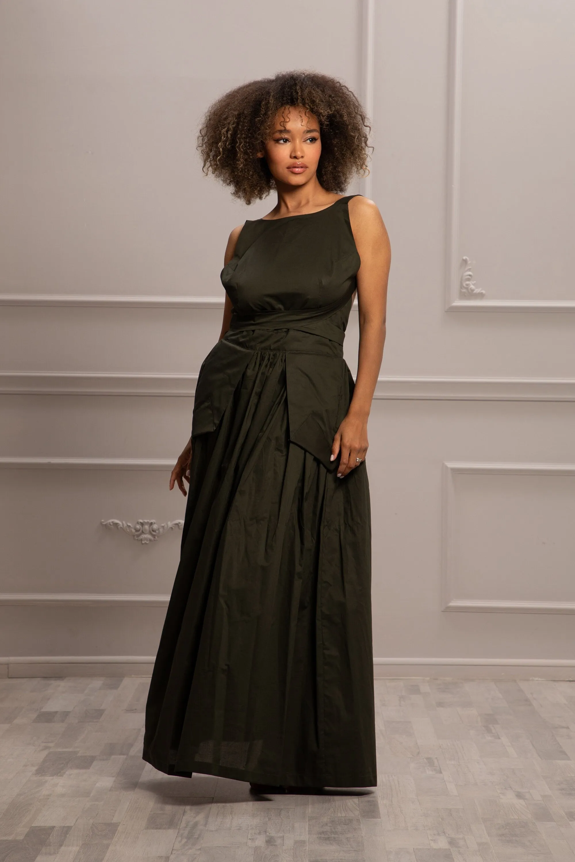 BACKLESS STYLISH DRESS