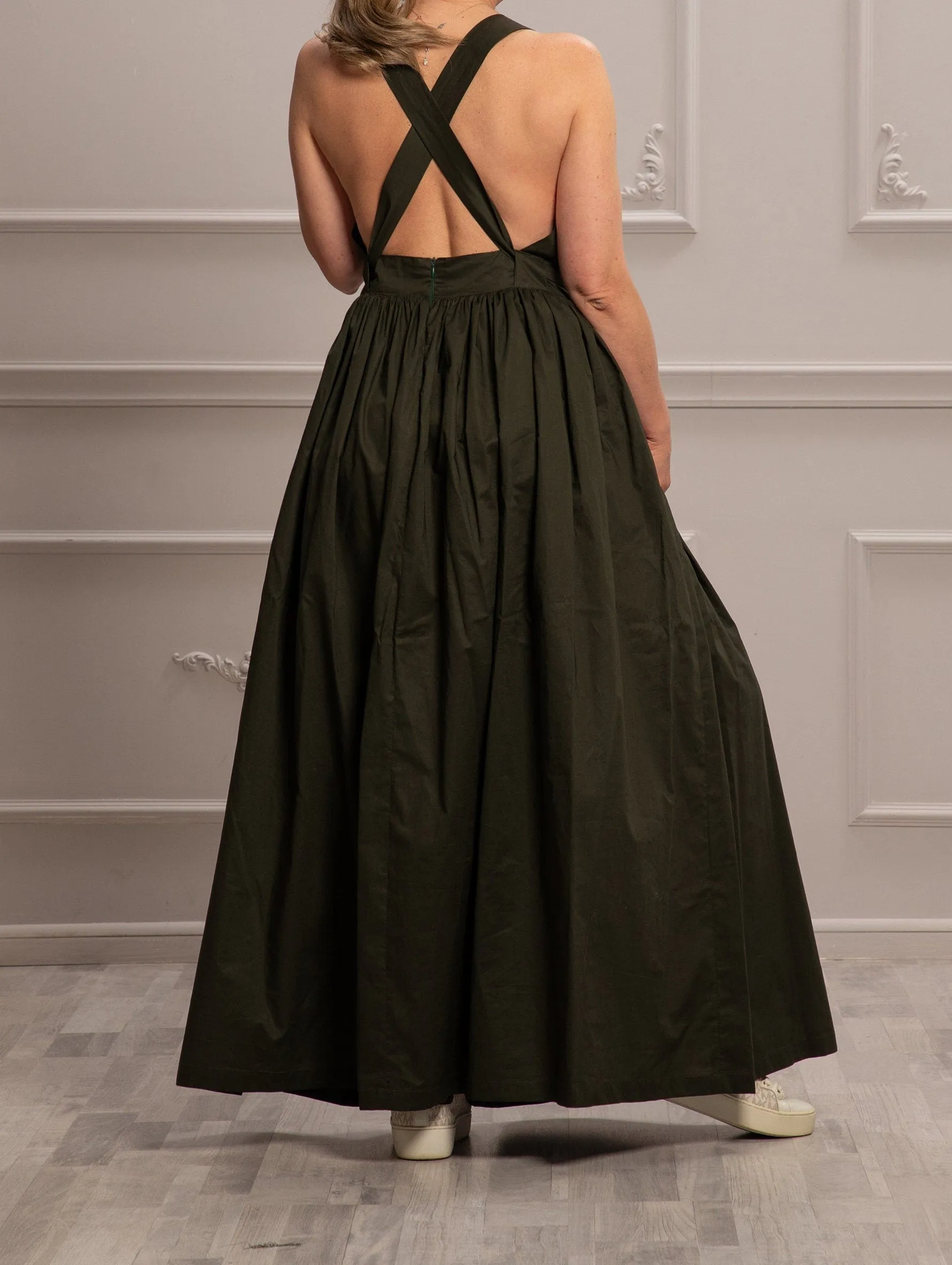 BACKLESS STYLISH DRESS