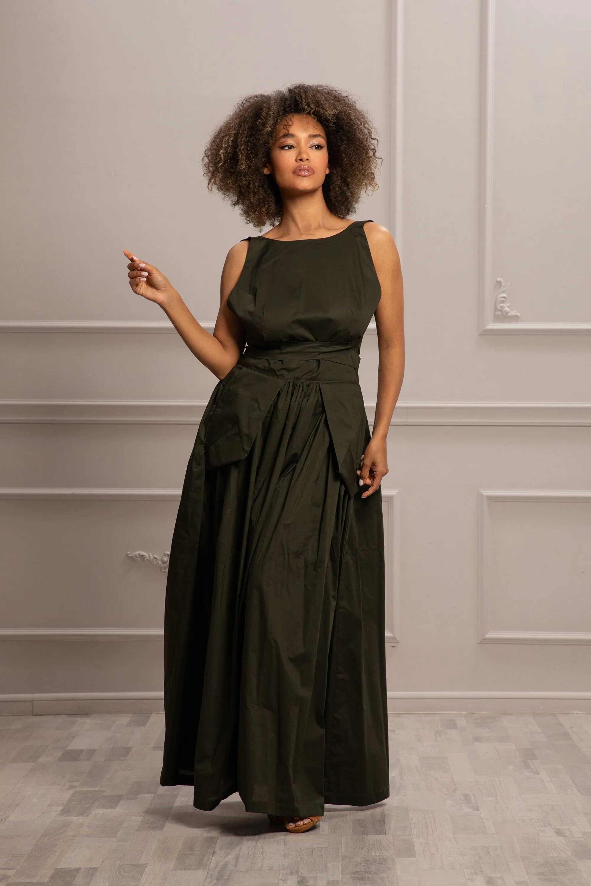 BACKLESS STYLISH DRESS