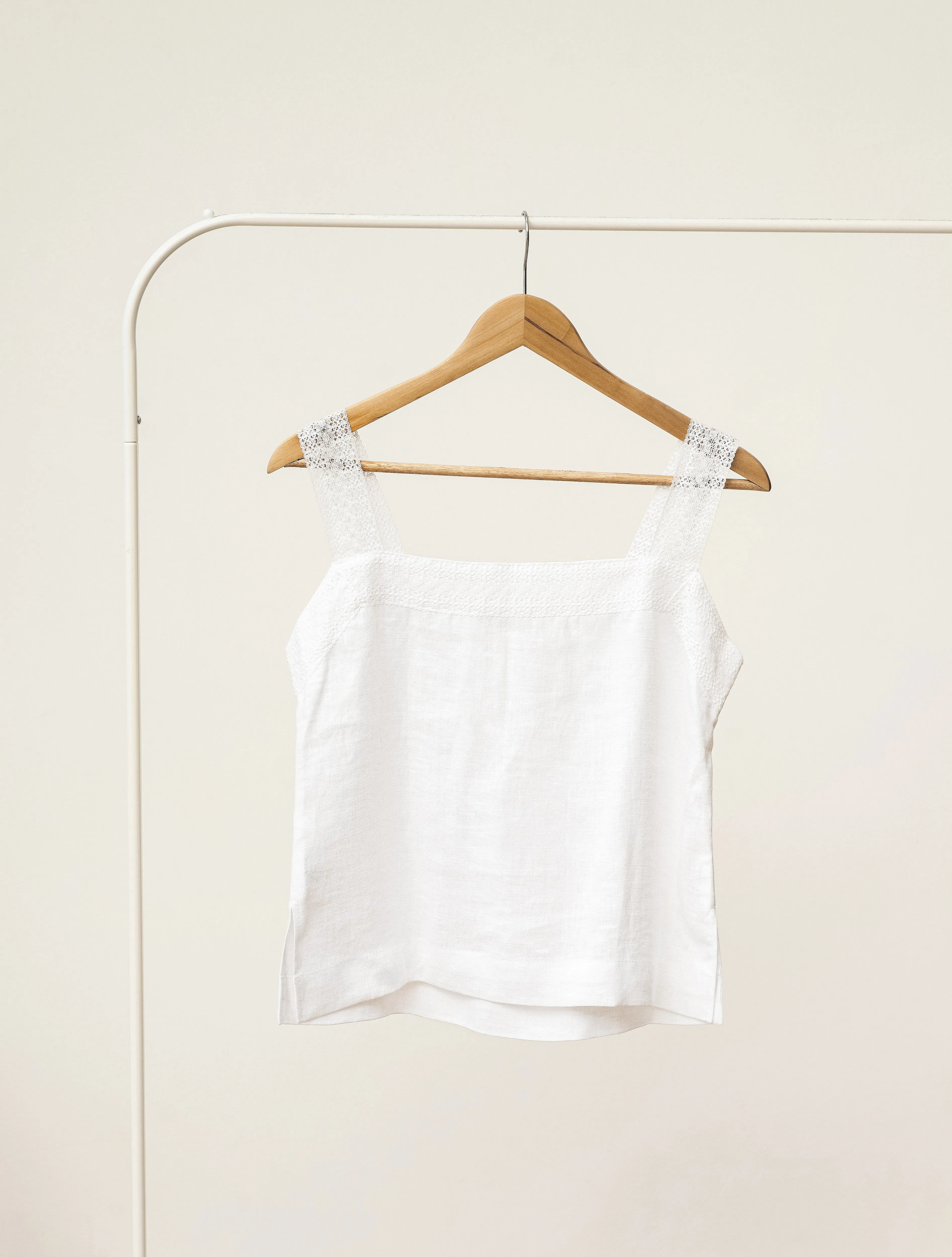 Linen pajama set with lace