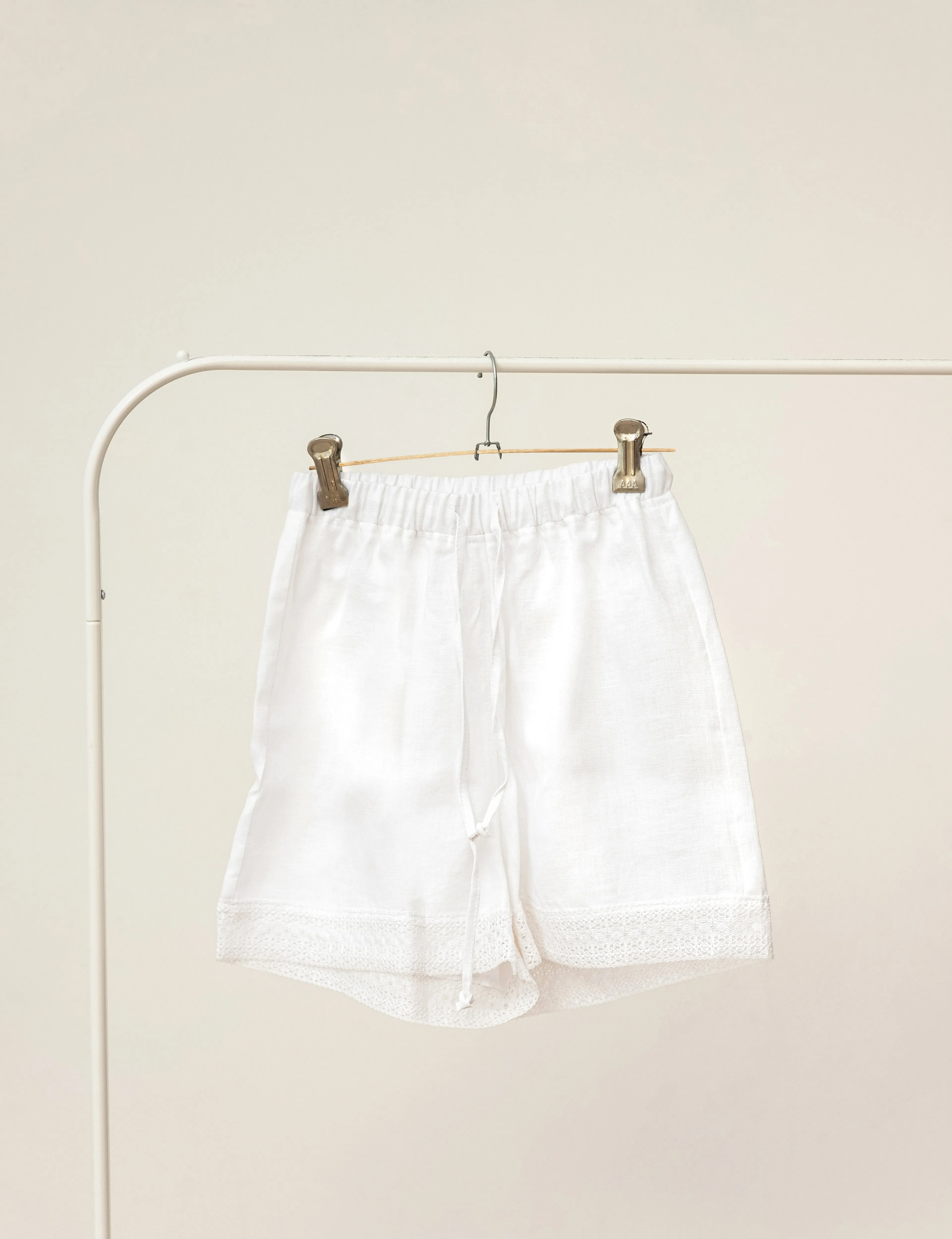 Linen pajama set with lace