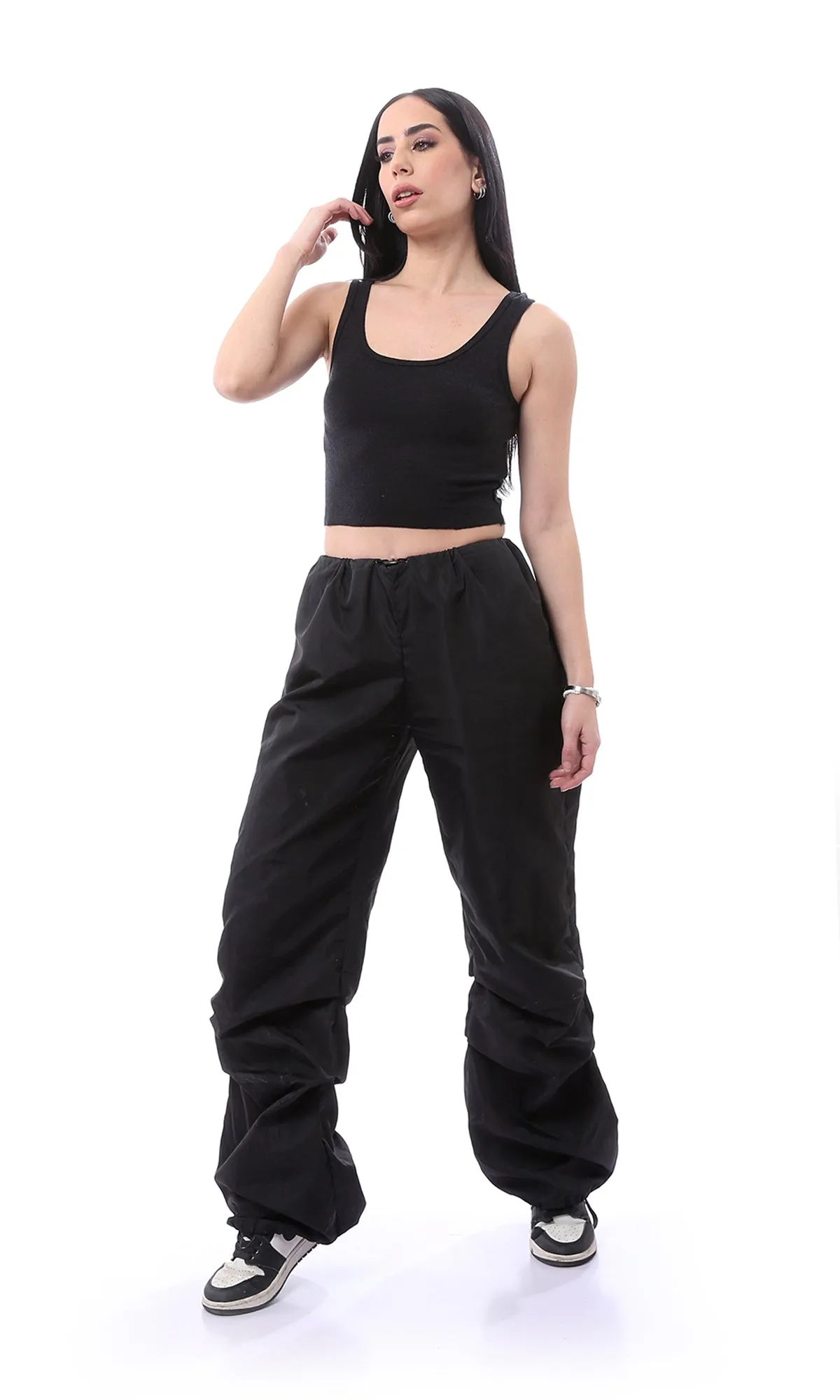 O166398 Wide Round Neck Black Sleeveless Tank Top