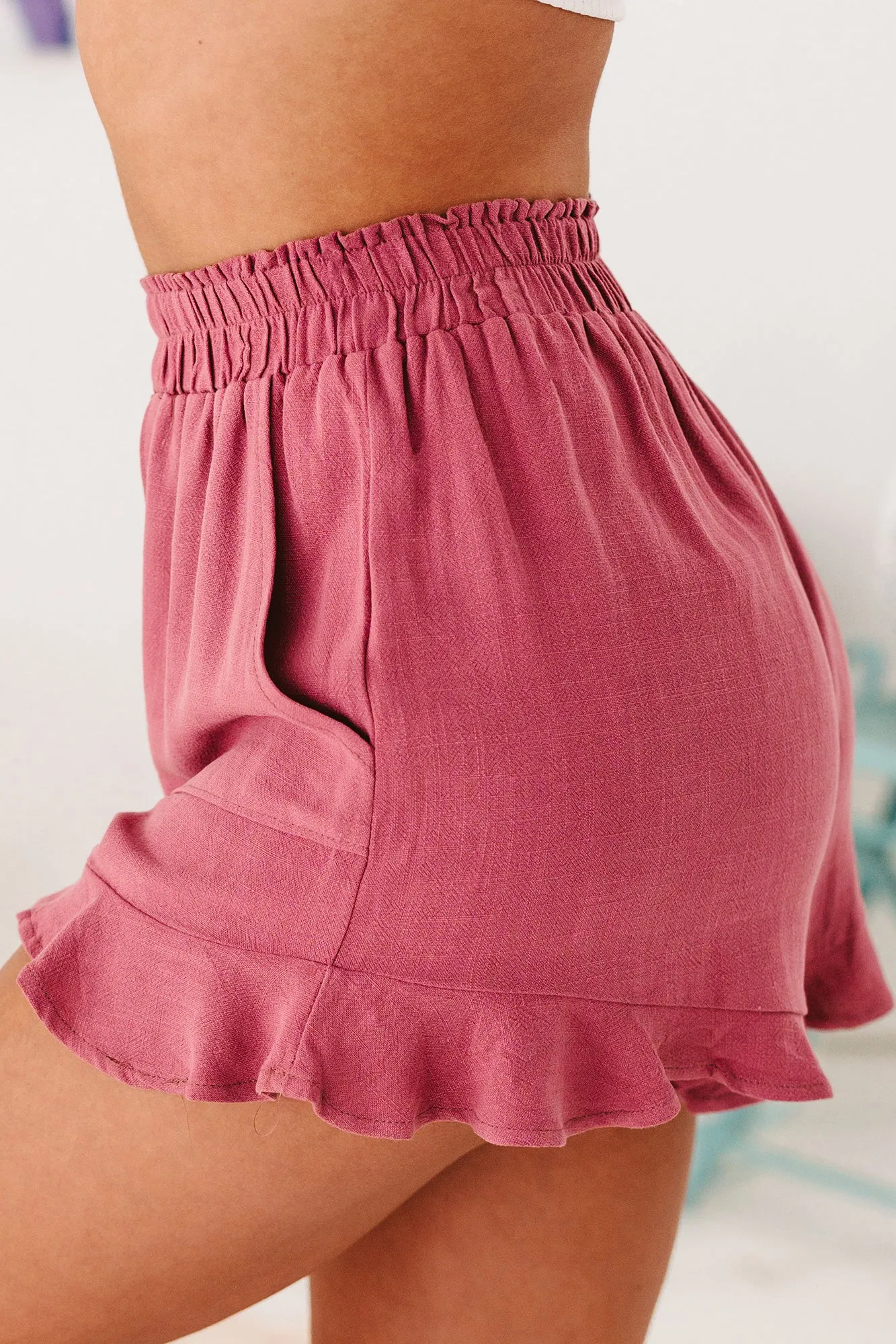 Passenger Linen Ruffle Shorts (Berry)