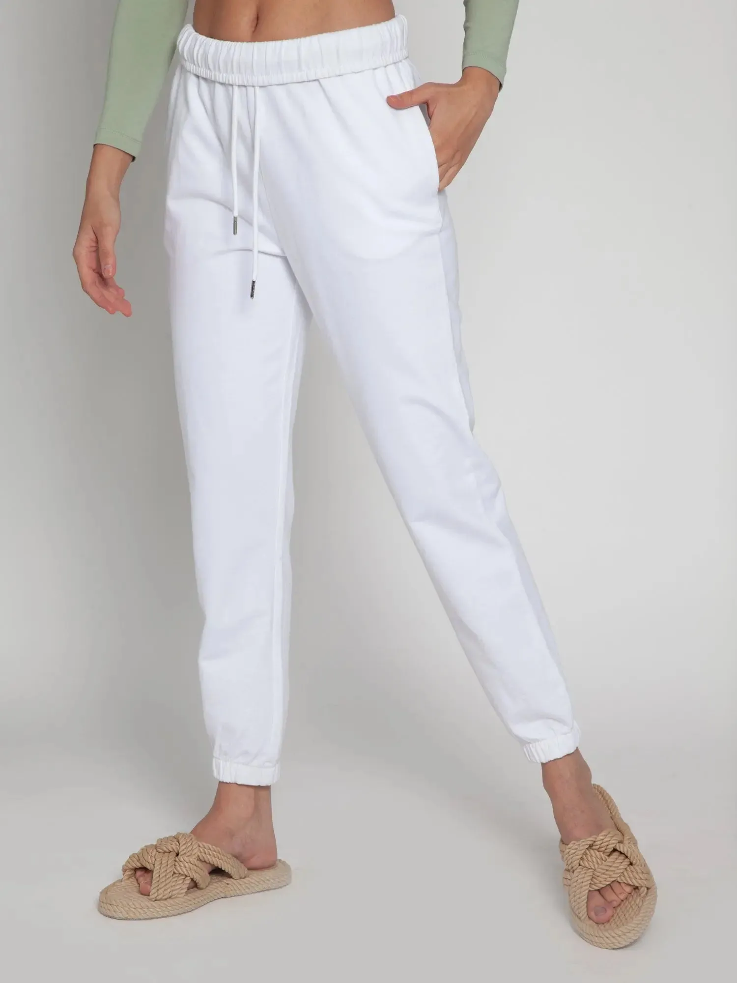 White Rolled-up Jogger