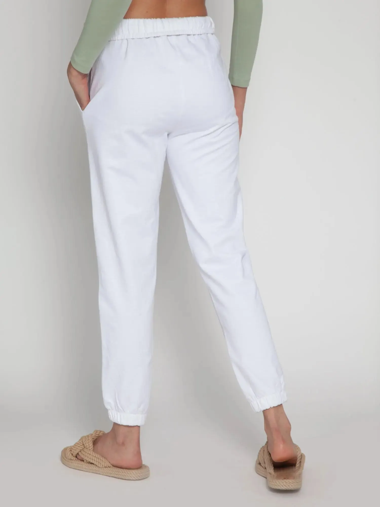White Rolled-up Jogger